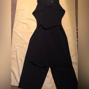 Jumpsuit size 6 sleeveless long pants gently used